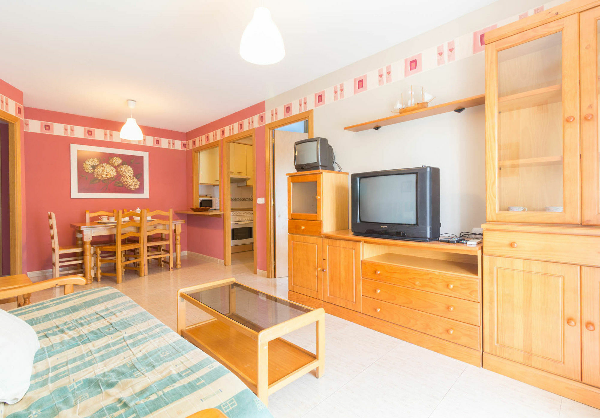 Costa Daurada Apartaments - Larimar 萨洛 外观 照片