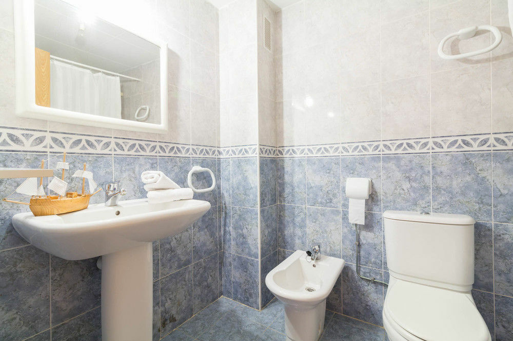Costa Daurada Apartaments - Larimar 萨洛 外观 照片